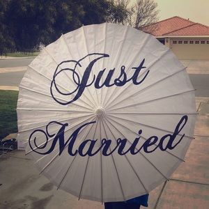 Photo prop “just married” umbrella